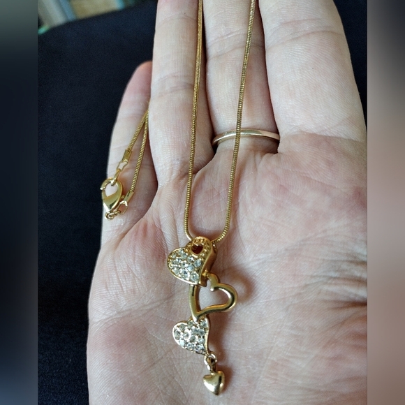 Avon Jewelry - Vintage Avon Gold And Rhinestone Heart Pendant Necklace